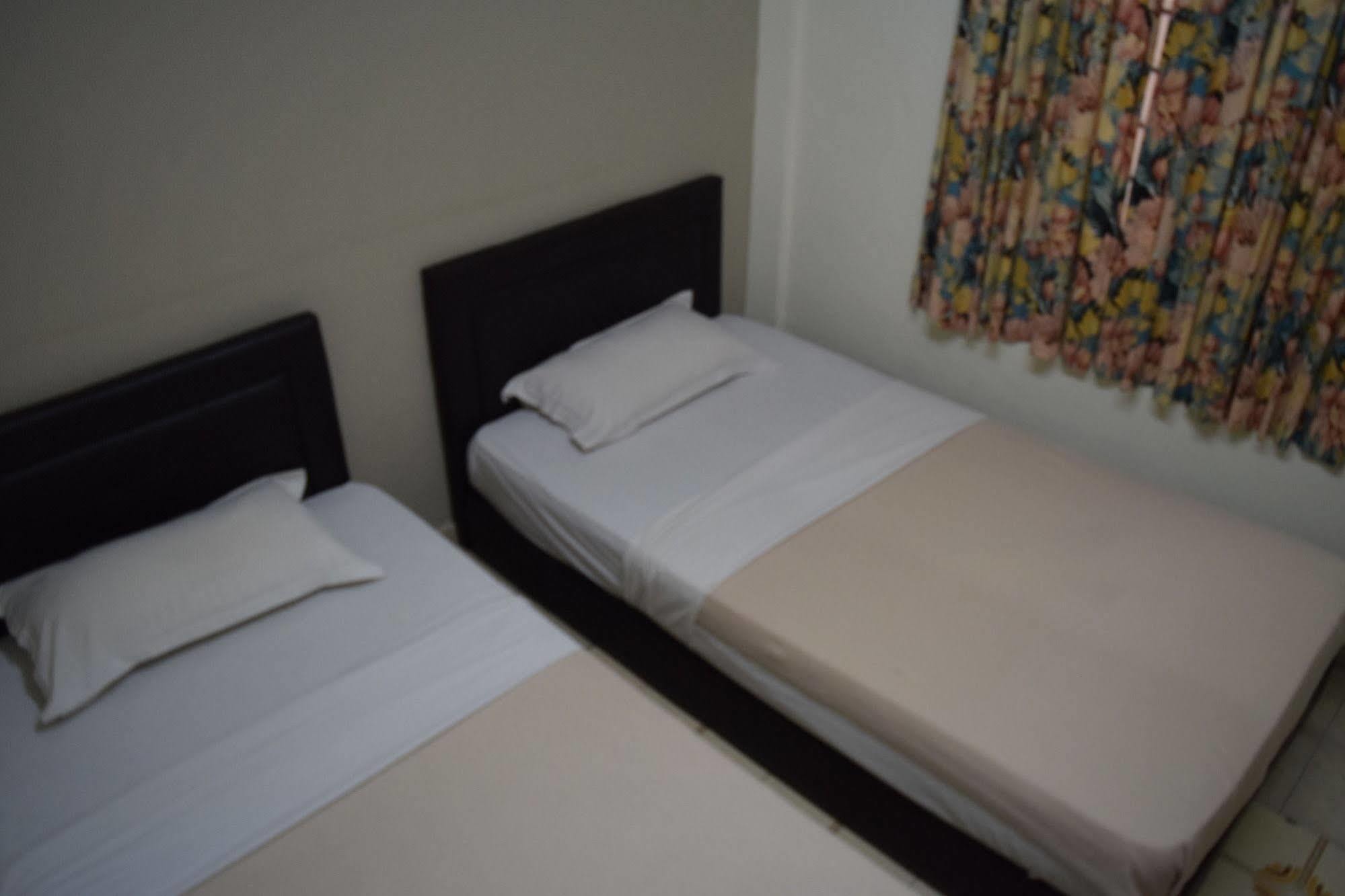 Casa Blanca Guest House Malacca Exterior photo