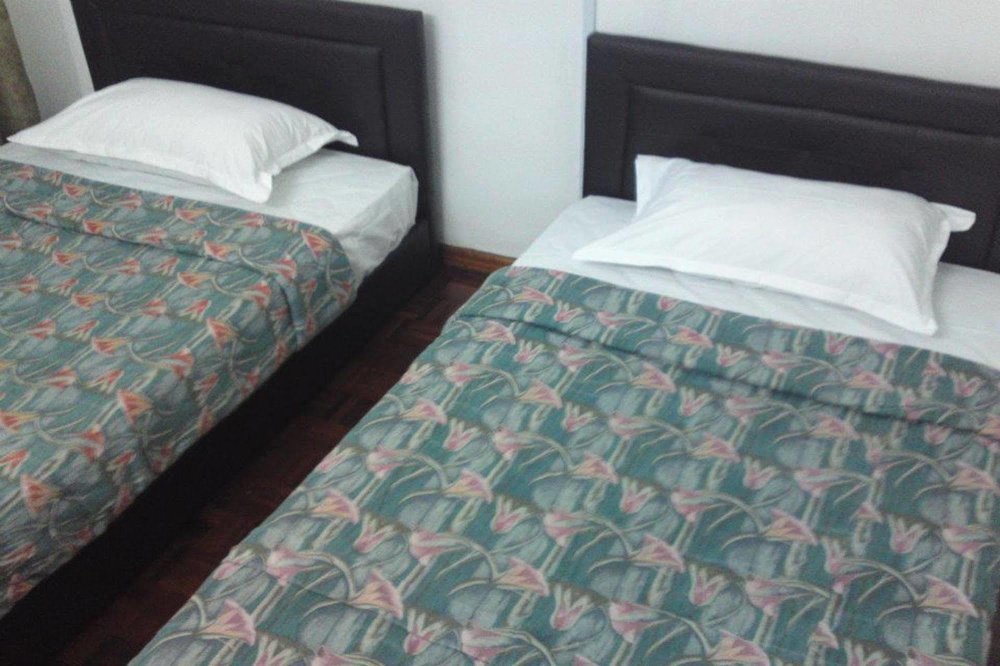 Casa Blanca Guest House Malacca Exterior photo